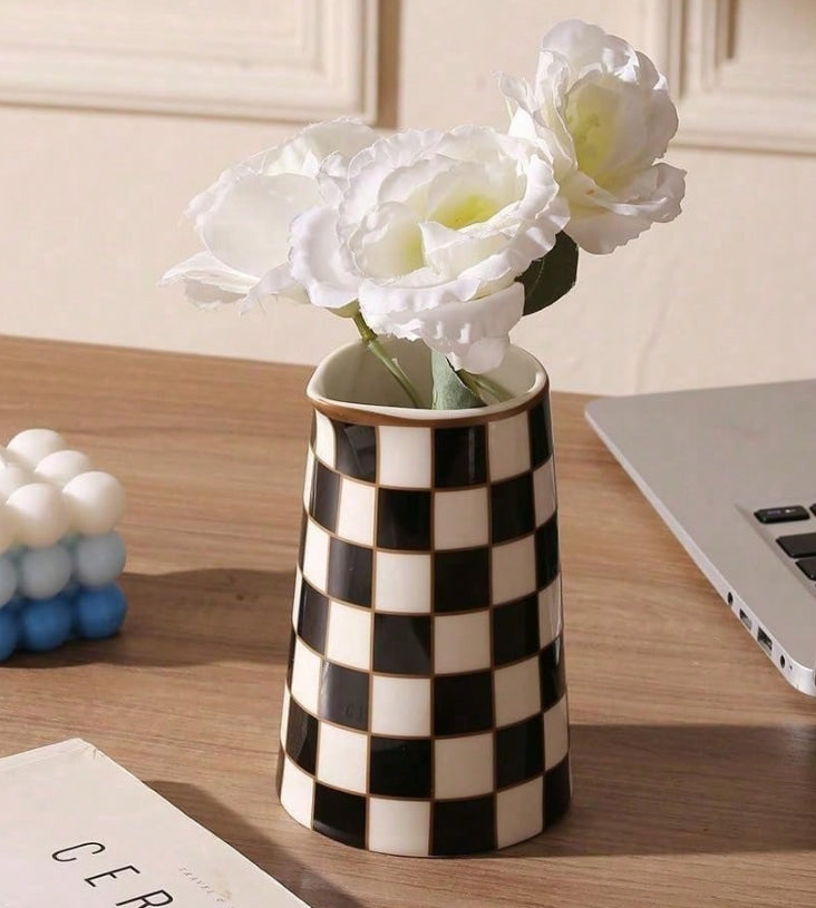 Black and White Checkered Ceramic Vase Set – Farmhouse Kitchen Decor, Modern Minimalist Flower Pitcher, Gift for Home or Office
