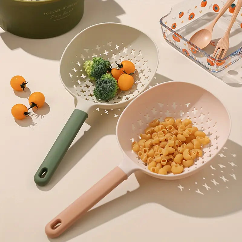Colorful Handheld Kitchen Colander – Retro-Inspired Strainer with Handle