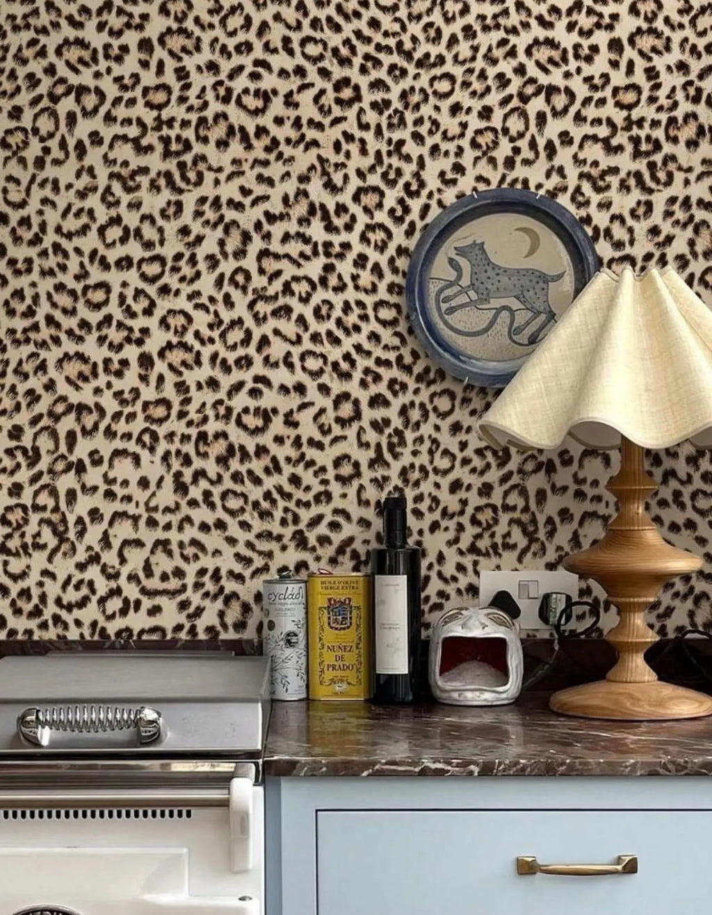 Cheetah Print Peel and Stick Wallpaper Roll – Neutral Leopard Pattern